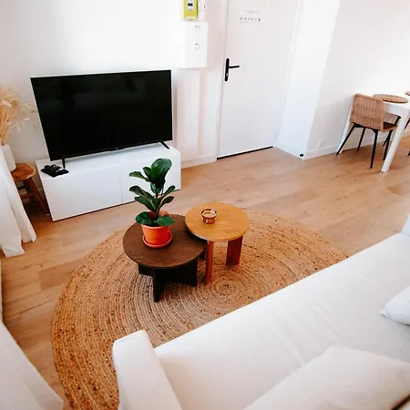 Апартаменти Au Calme Equipe, 20' A Pieds De La