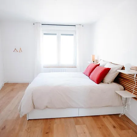 Au Calme Equipe, 20' A Pieds De La Апартаменти *
